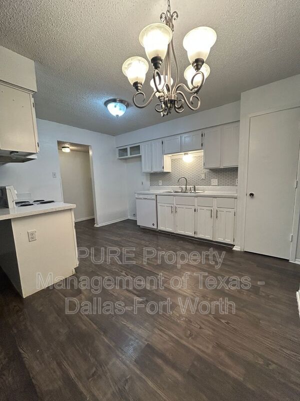 Building Photo - 123 Cimarron Ln