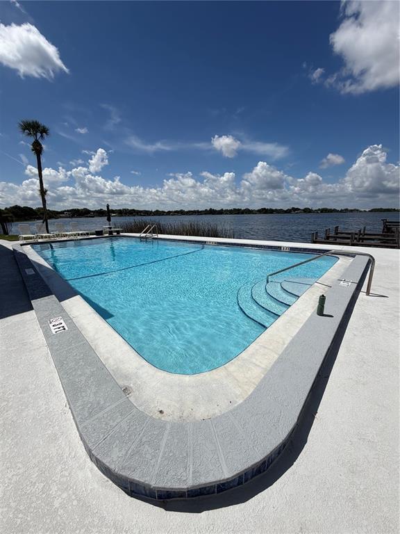Foto del edificio - 4328 Edgewater Dr