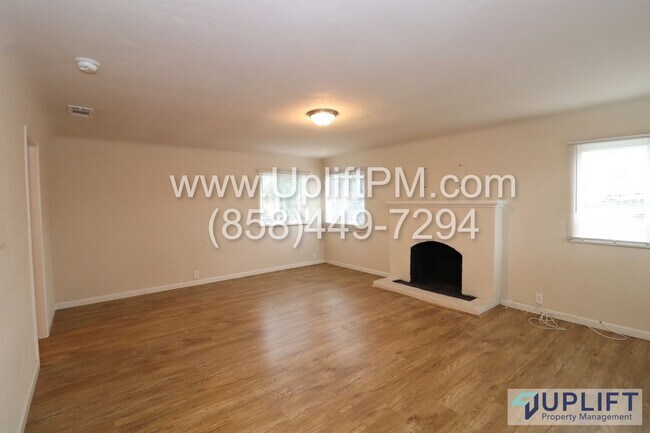 Building Photo - B St (948-50) (Ramona)