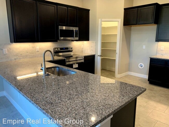 Foto del edificio - 4 br, 2 bath House - 2926 Waverly Avenue