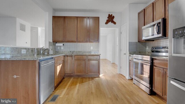 Foto del edificio - 234 Breeding Blvd