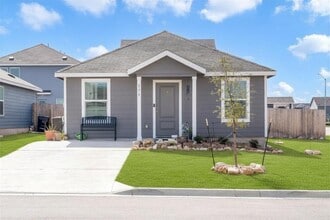 Building Photo - 373 Cowpoke Dr