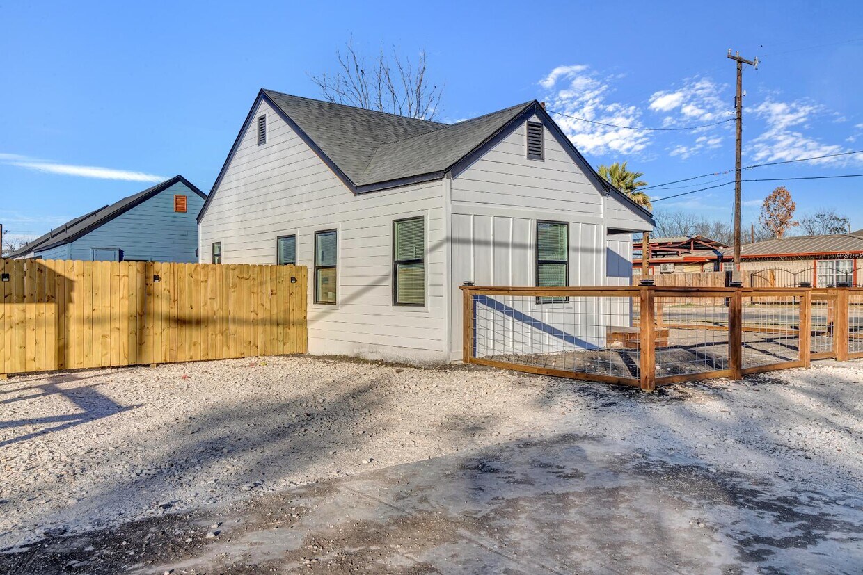 Foto principal - 1803 Texas Ave