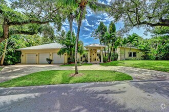 Building Photo - 2150 Tanbark Ln