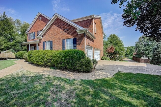 Photo - 1304 Fenner Ct House