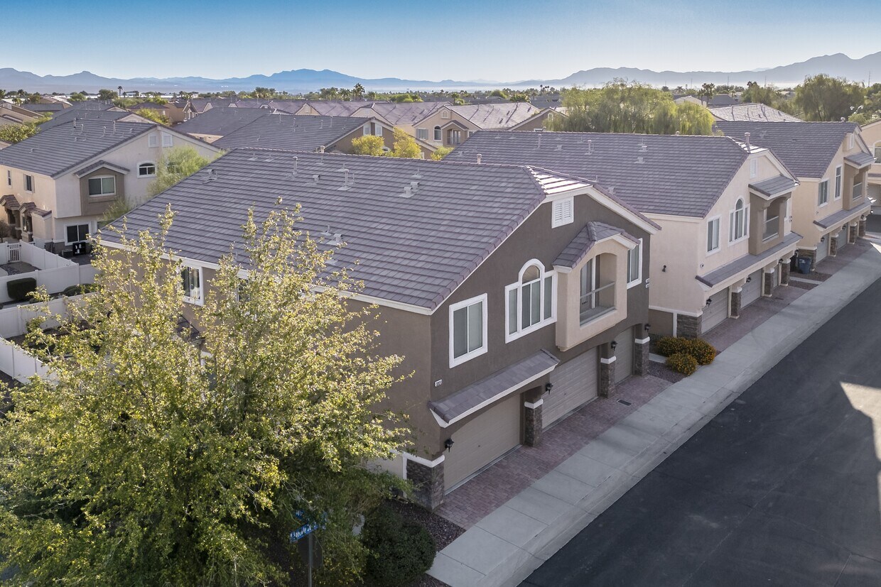 Foto principal - 3312 Speckle Summer Pl