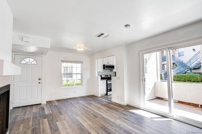 Building Photo - 10626 Aderman Ave