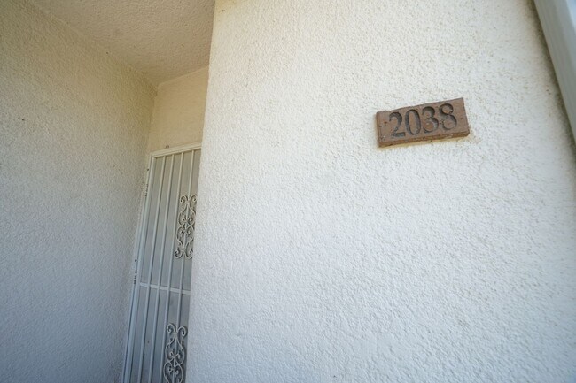 Foto del edificio - 5655 E Sahara Ave