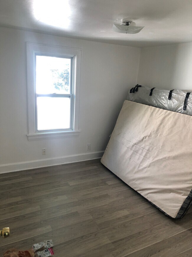 Foto del edificio - 1374 Leonora Ave