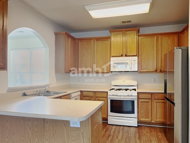 Foto del edificio - 4669 Liberty Square Dr