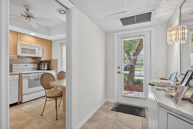 Building Photo - 3150 NE 48th Ct