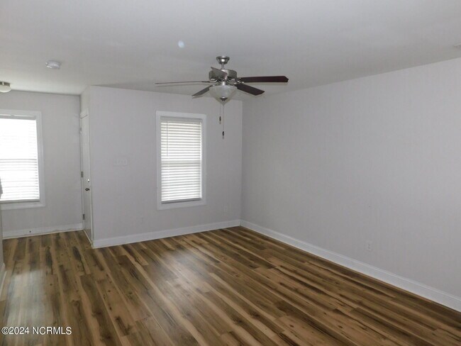 Foto del edificio - 108 Meadow Way