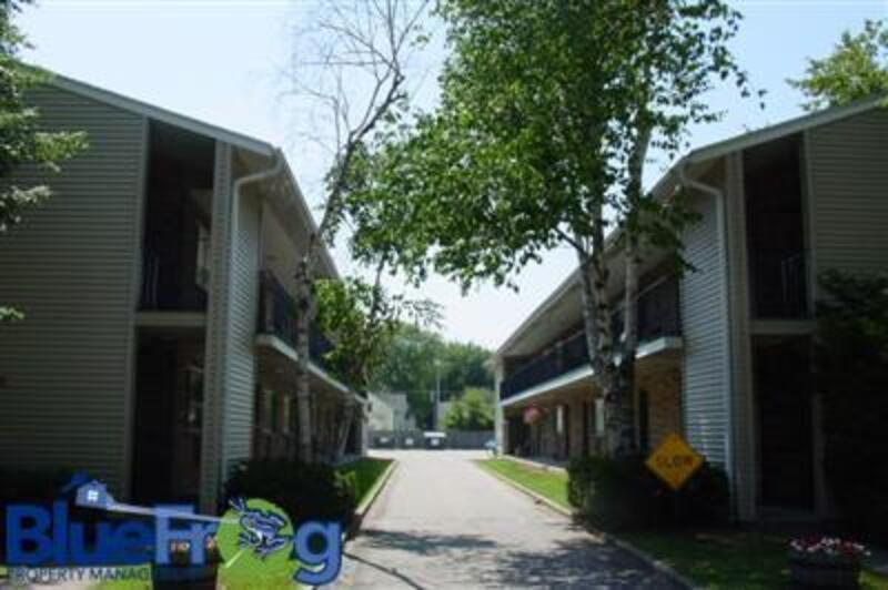 Primary Photo - 1142 E Walnut St