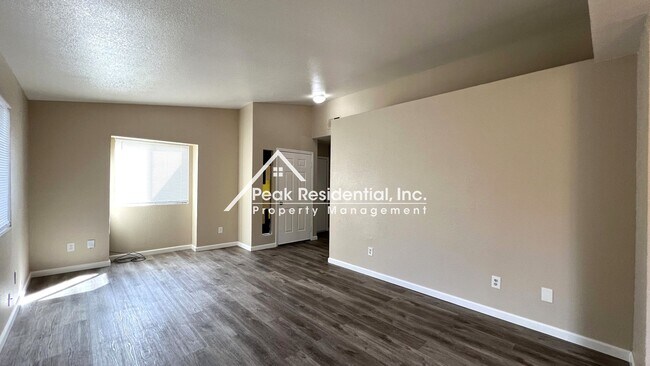 Building Photo - Updated 3bd/2ba North Sacramento Home with...