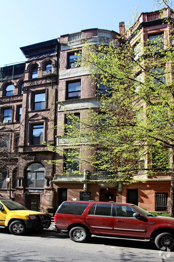 Building Photo - 68 W 85th St