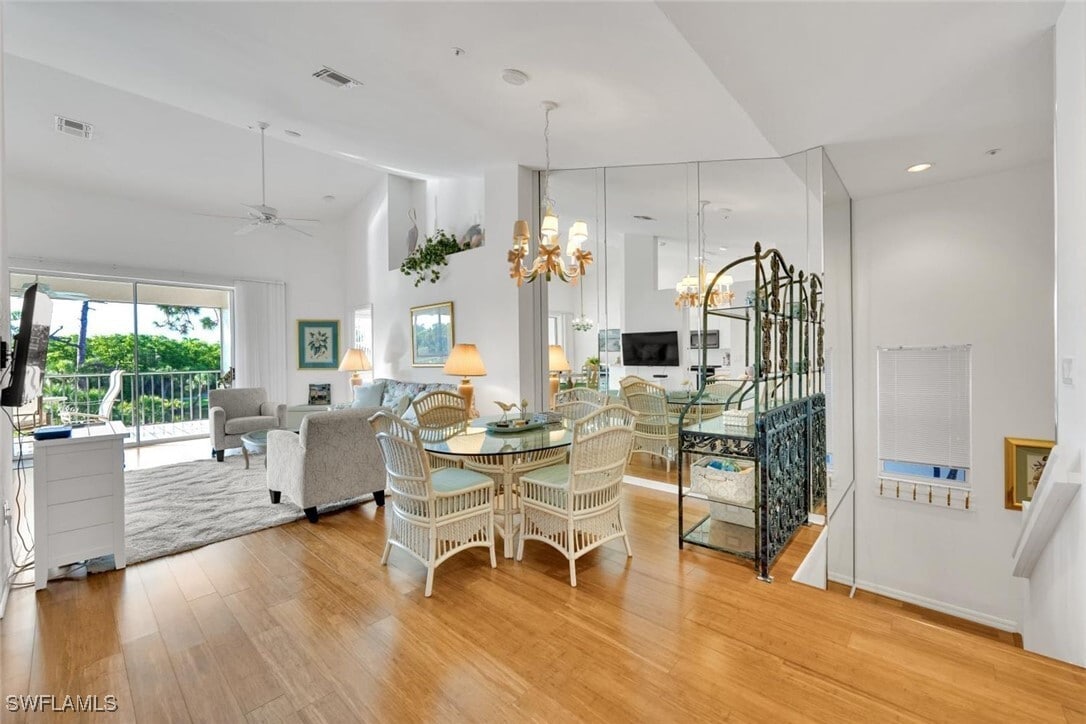 Foto del edificio - 27031 Lake Harbor Ct