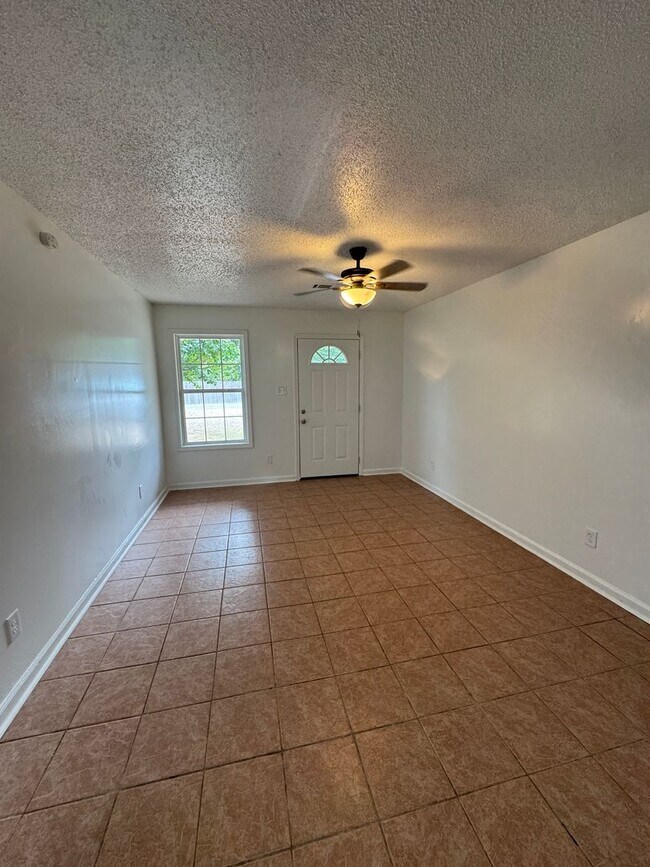 Foto del edificio - 3 Bed / 1 bath Available Now in Weiner, AR