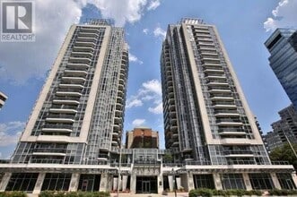 Building Photo - 5793 Yonge St