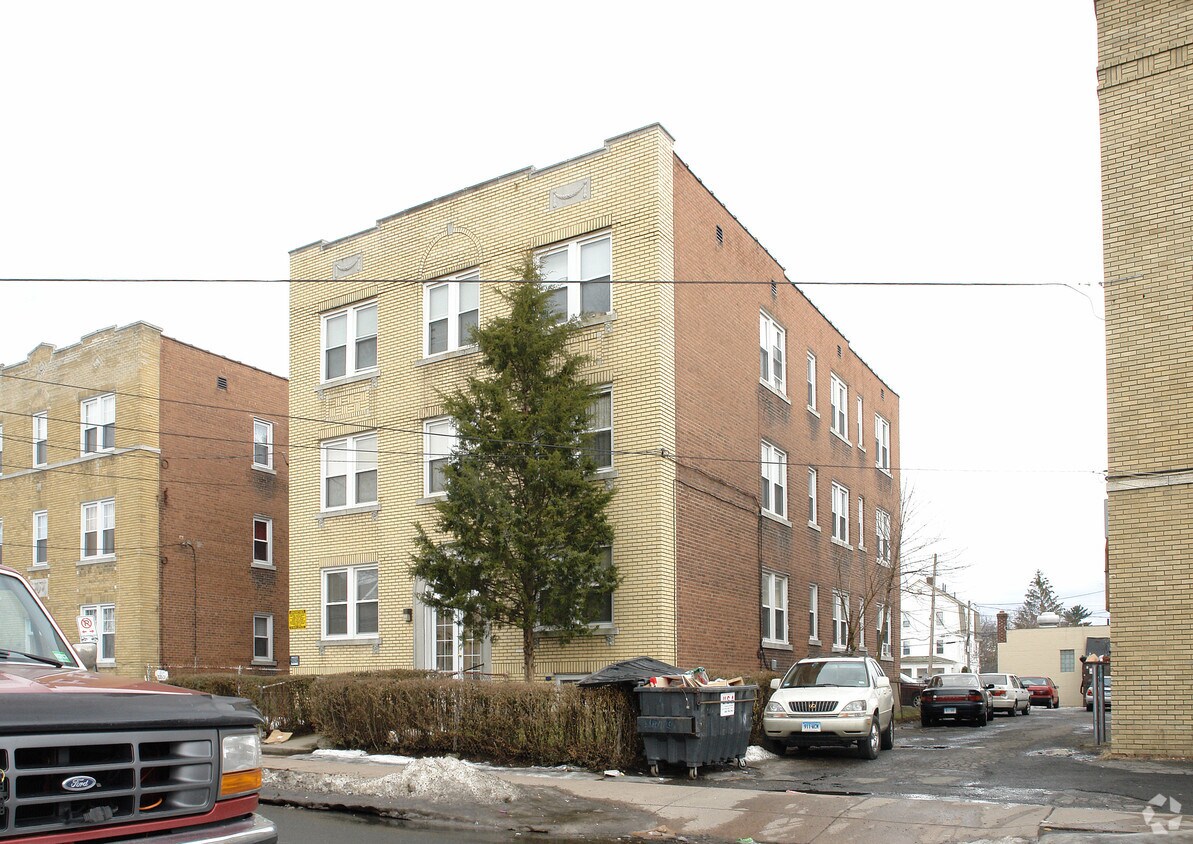 Building Photo - 65-67 Brown St