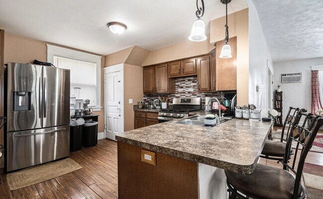 Foto del edificio - 829 N Walnut St