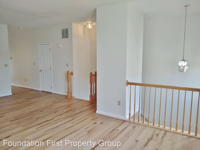Building Photo - 3 br, 2.5 bath House - 1283 Wanda Drive