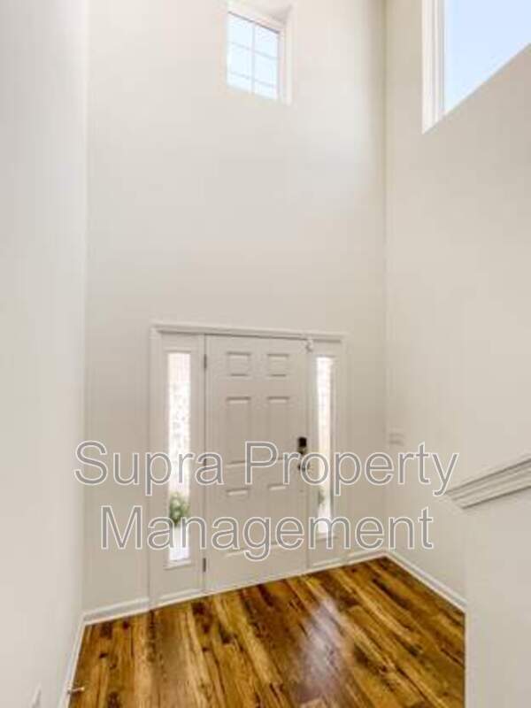Building Photo - 14185 Epply Dr