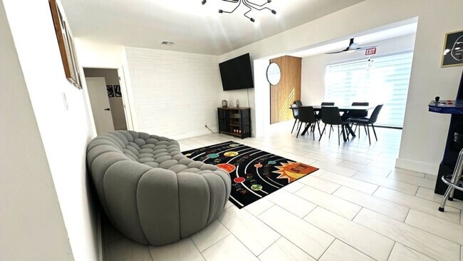 Foto del edificio - 6630 Cody St