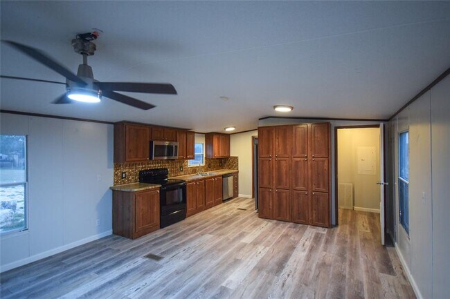 Foto del edificio - 900 Phillip Ln
