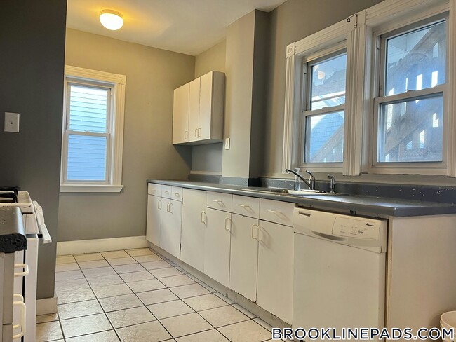 Building Photo - 3 Washburn Terrace