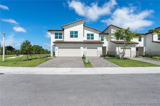 Foto del edificio - 22851 Hillgard Ave