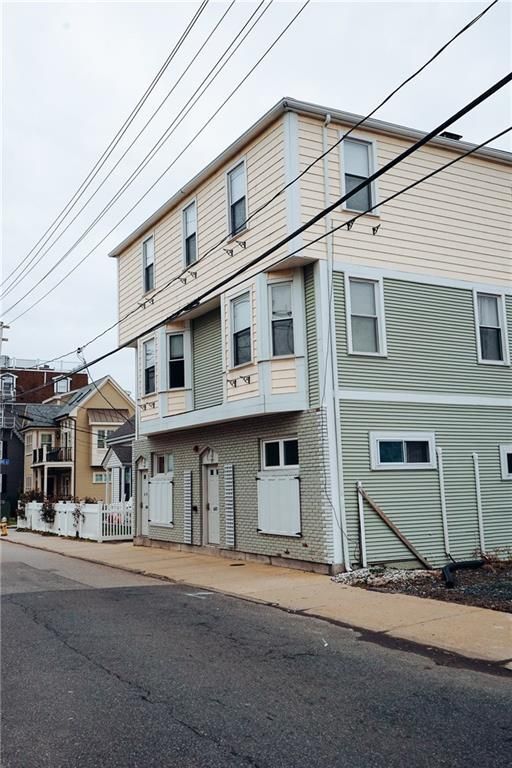 Building Photo - 603 Thames St