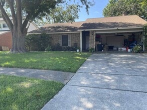Building Photo - 447 El Toro Ln