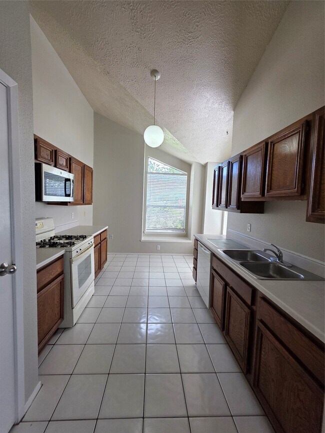 Foto del edificio - 447 Lost Rock Dr