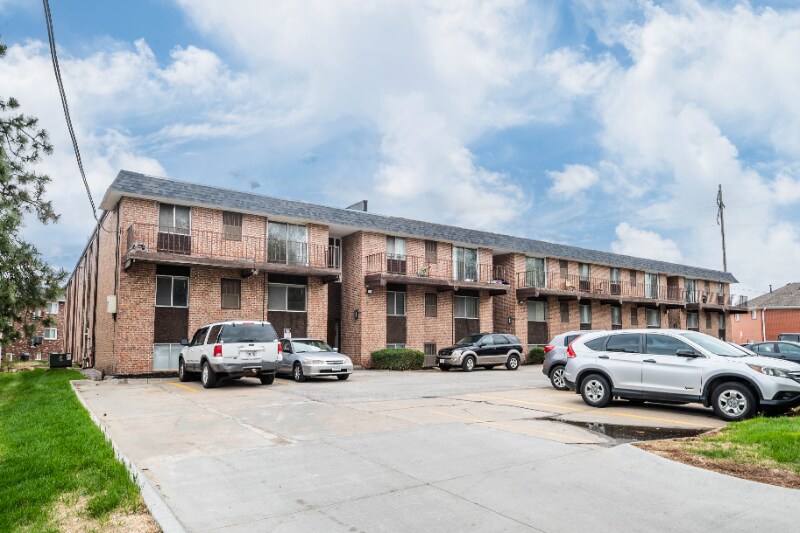 Building Photo - 8002 Blondo St