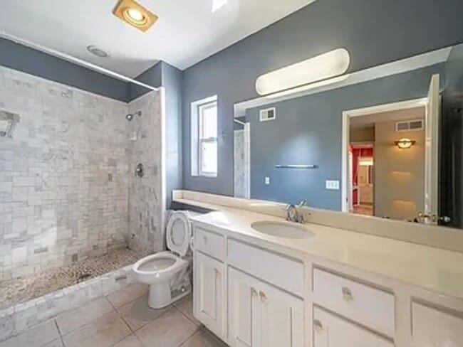 Building Photo - Spacious Golden Hill Townhome with 2-Car Garage & Canyon Views!