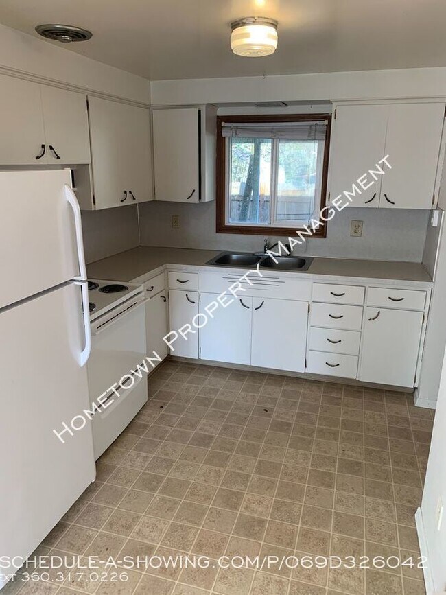 Building Photo - 4520 19th Ave SE