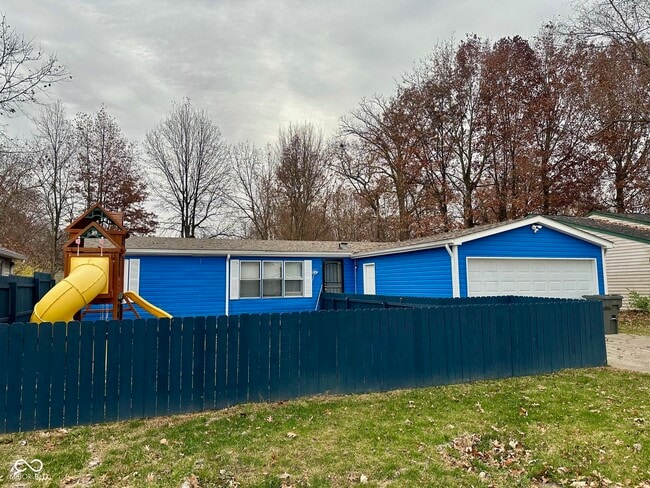 Building Photo - 3831 Ireland Dr