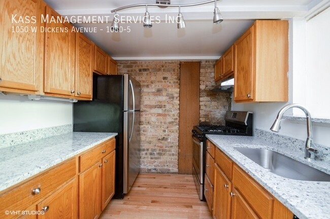 Building Photo - One of  a Kind 2bd/1bth with Bonus Lofted ...