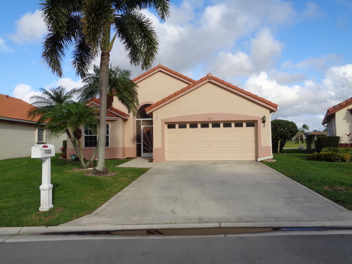 Primary Photo - 7512 Stirling Bridge Blvd N