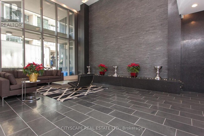 Photo du bâtiment - 55 E Liberty St