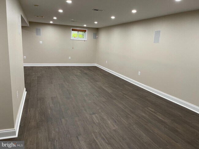 Foto del edificio - 1407 Montague St NW