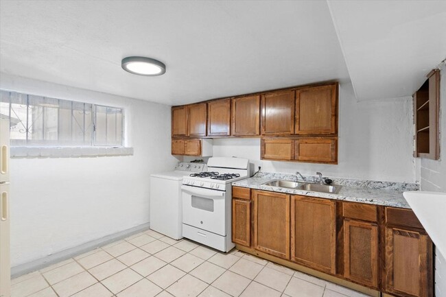 Building Photo - 5620 Esperanza Dr NW