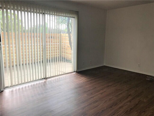 Foto del edificio - 4908 West Gate Blvd