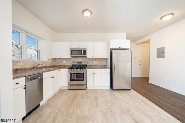 Foto del edificio - 14 Evelyn Pl