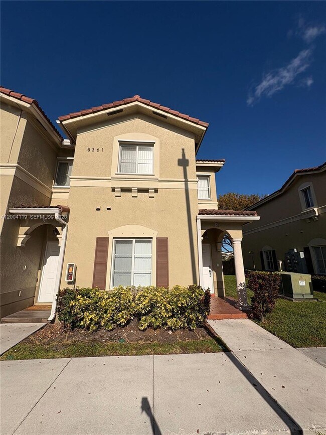 Foto del edificio - 8361 NW 107 Ct