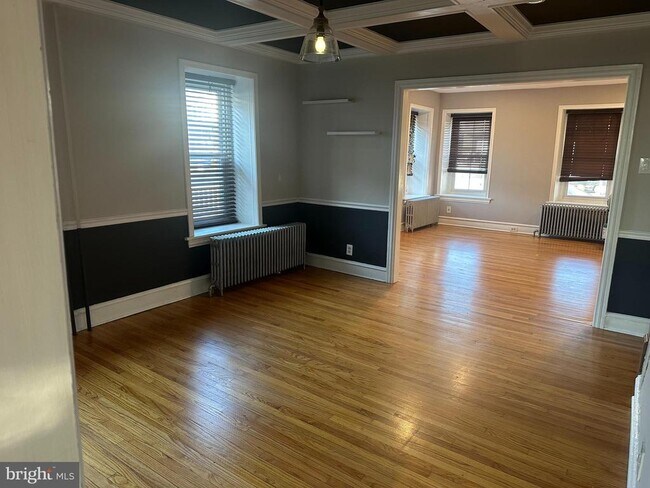 Building Photo - 204 Rosemary Ave