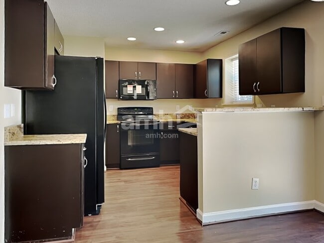 Foto del edificio - 209 Kindlewood Dr