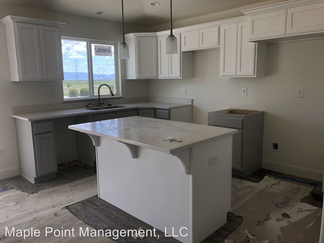 Building Photo - 4 br, 3 bath House - 2626 E Carriage Hill Dr