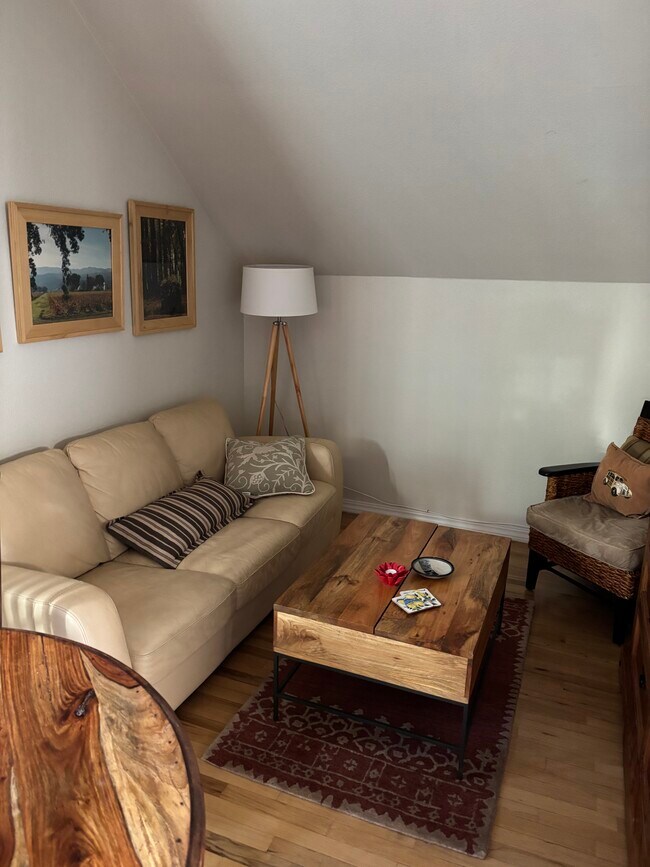 Foto del edificio - 2207 Rogers Way