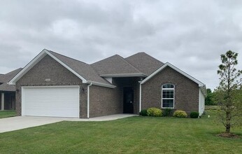 Building Photo - 5660 Victory Dr